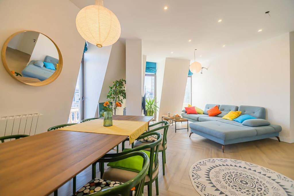 Luxury Living Europe Square,balcony/batumi Apartament *