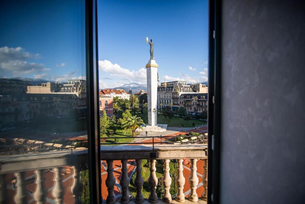 Luxury Living Europe Square,balcony/batumi * Batumi